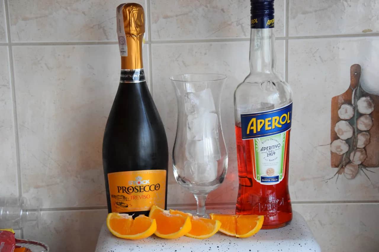 Aperol z szampanem: jak zrobić luksusowy Aperol Royal?