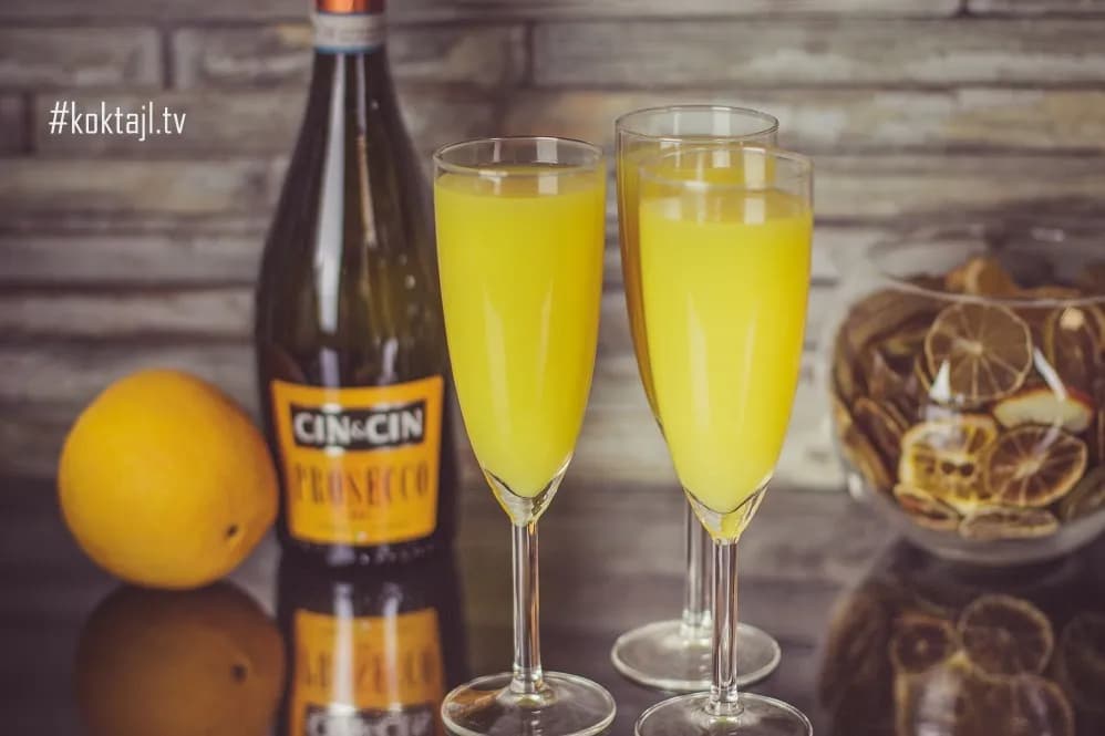 Mimoza: Prosty przepis na idealny drink z prosecco i sokiem