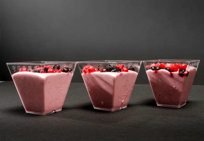 Jak zrobić piankę z galaretki i jogurtu? Sekret puszystości!