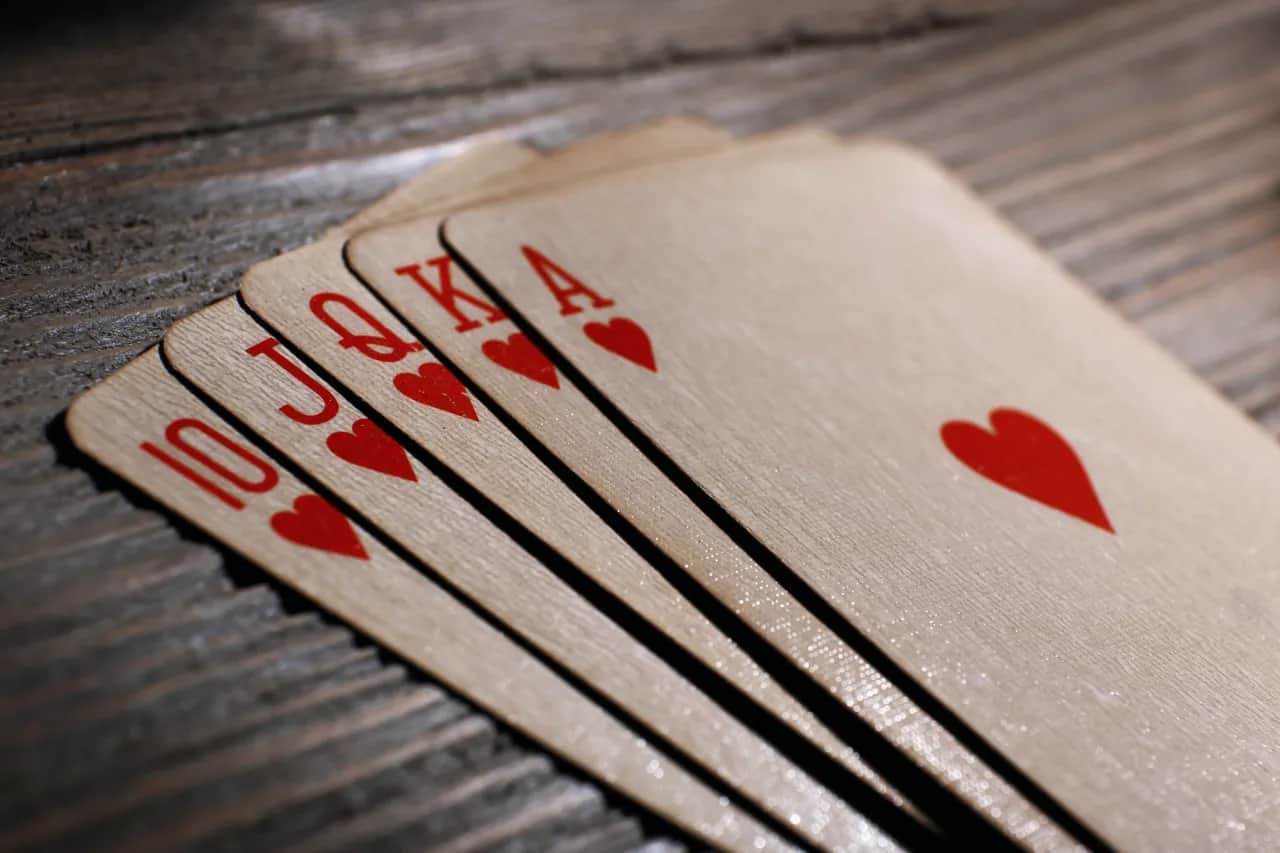 Historia salonów rozrywki w Polsce: od podziemia do legalnego rynku